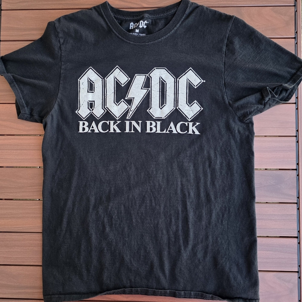 AC/DC Back in Black Tee - Mediu.
